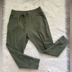 All in motion Target olive green jogger sweat pants women size Medium
